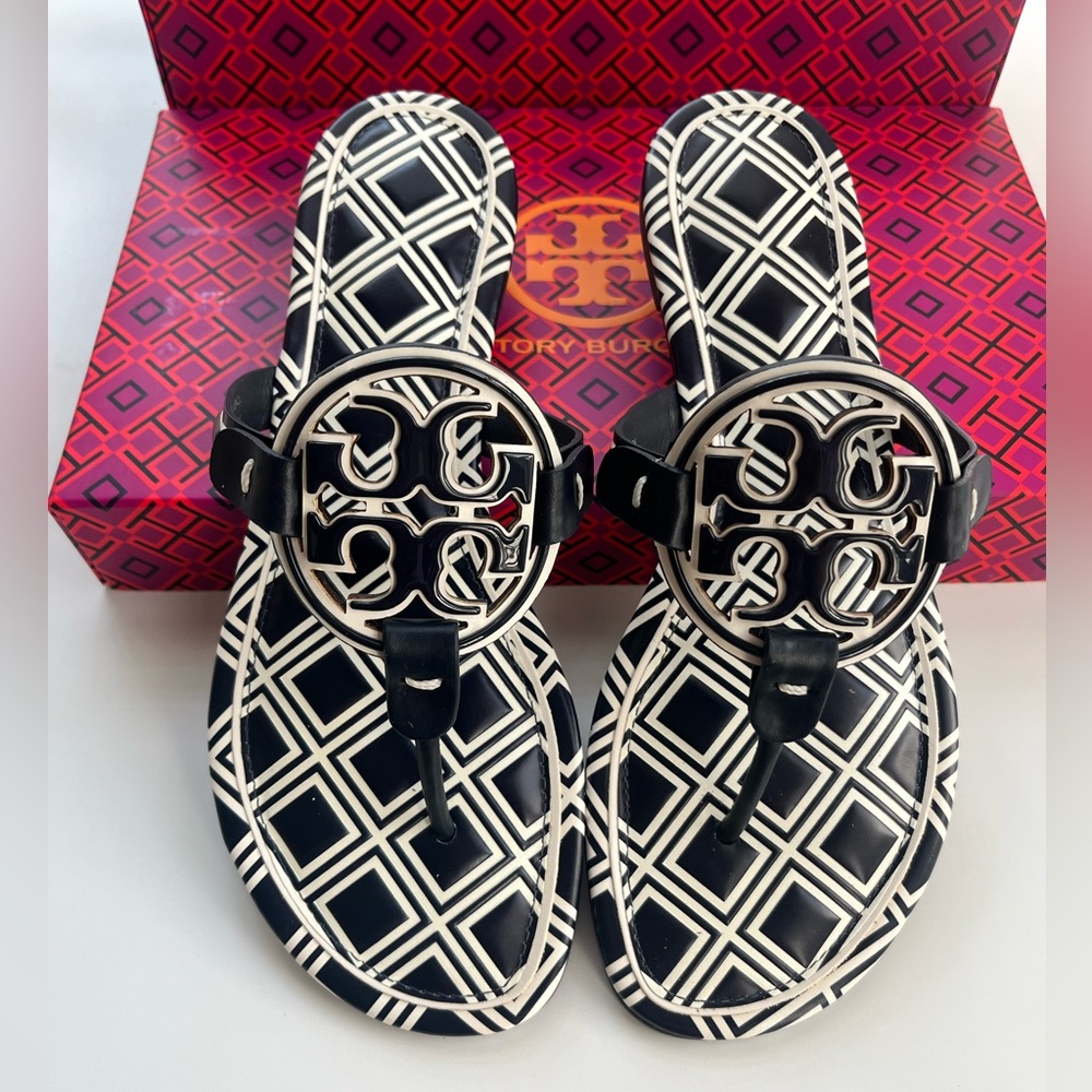NIB Tory Burch Miller Metal Logo Sandal - NEW IVORY/ PERFECT NAVY